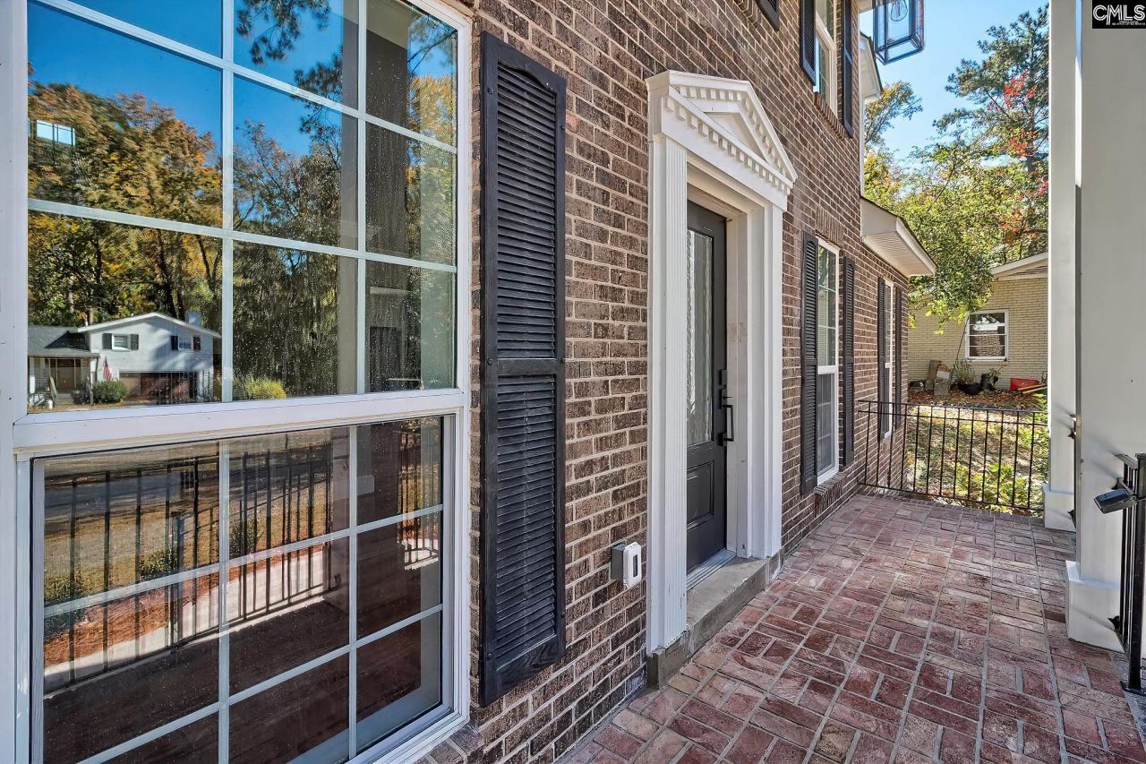 208 Juarez Court  Photo 5