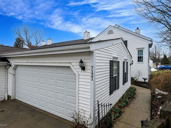 7121 W Cross Creek Trail, Brecksville, OH 44141