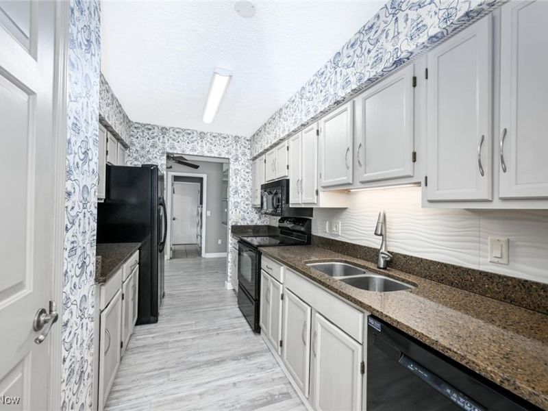 7121 W Cross Creek Trail, Brecksville, OH 44141 Photo 10