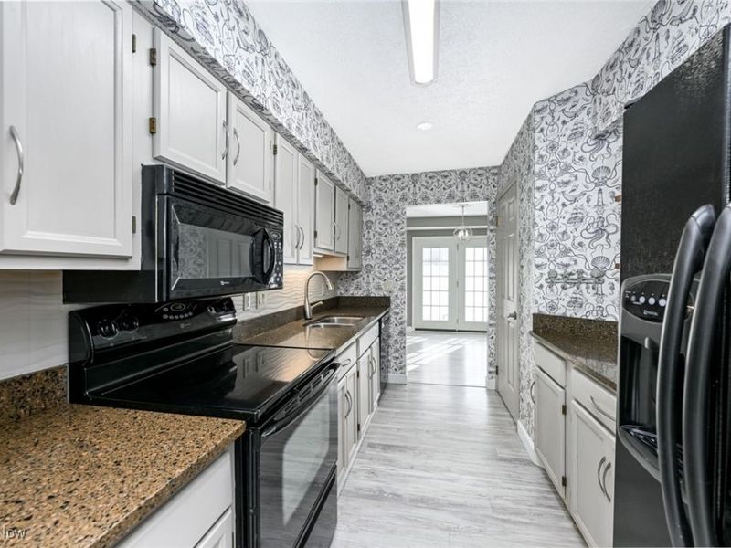 7121 W Cross Creek Trail, Brecksville, OH 44141 Photo 9