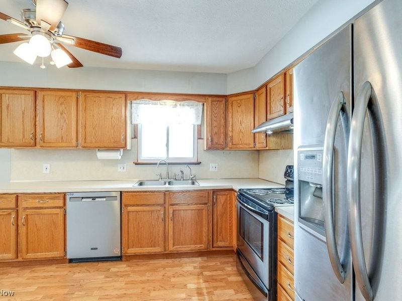 3667 Sleepy Hollow Road, Brunswick, OH 44212 Photo 12