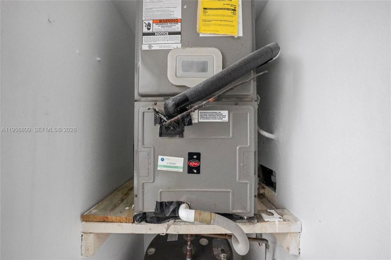 200 Lakeview Dr, Unit 101, Weston, FL 33326 Photo