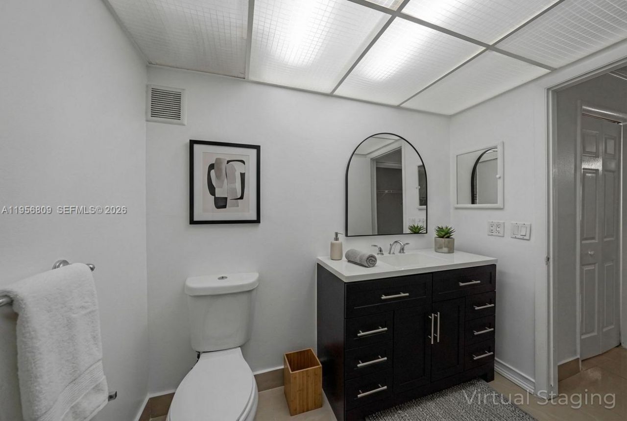 200 Lakeview Dr, Unit 101, Weston, FL 33326 Photo