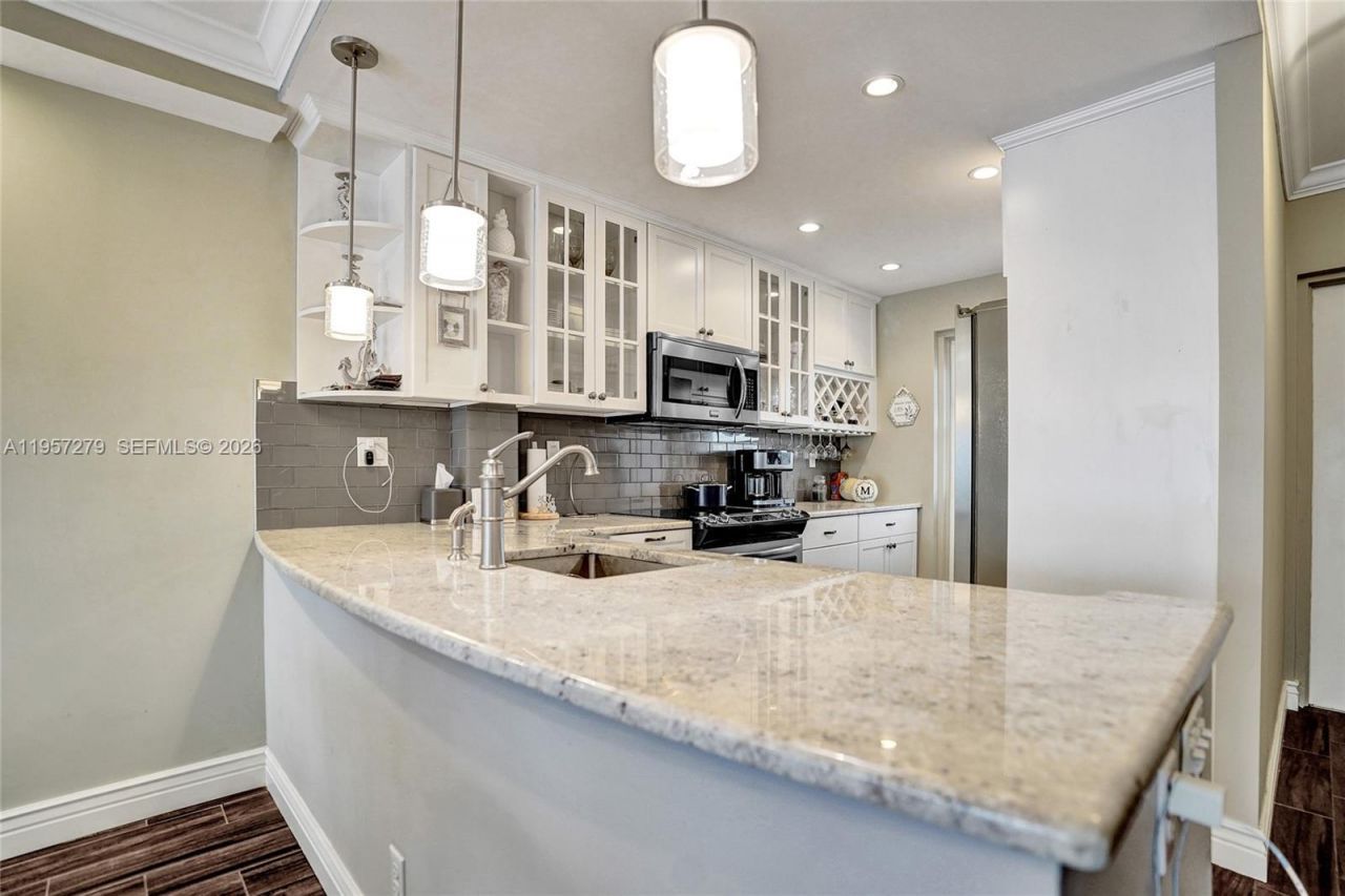 1301 E Hillsboro Blvd , Unit 307, Deerfield Beach, FL 33441 Photo