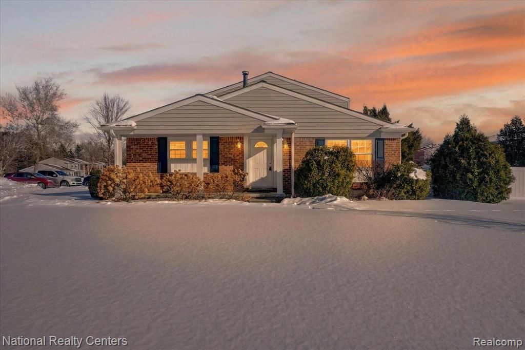 24825 Olde Orchard Street, Novi, MI 48375 Main Photo