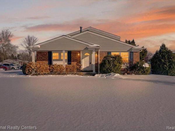 24825 Olde Orchard Street, Novi, MI 48375