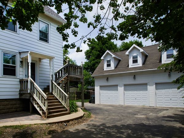 212 W Russell Street, Unit 1, Barrington, IL 60010