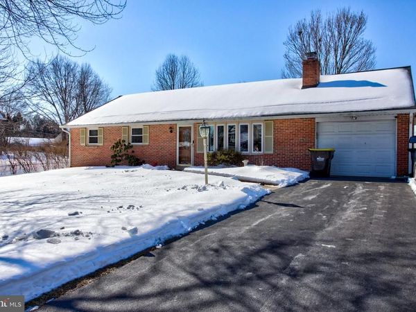902 PERRY ROAD, LITITZ, PA 17543