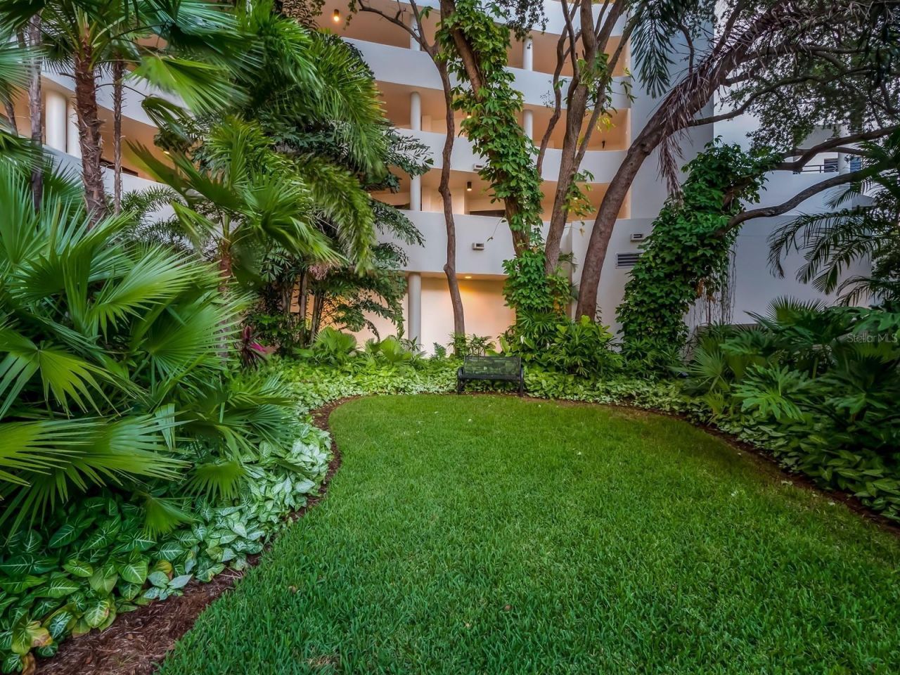 1255 N Gulfstream Avenue, Unit 1106, Sarasota, FL 34236 Photo