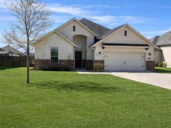 817 Holbrook Road, Springtown, TX 76082