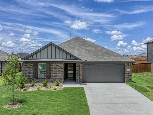 610 Ridgewood Drive, Van Alstyne, TX 75495