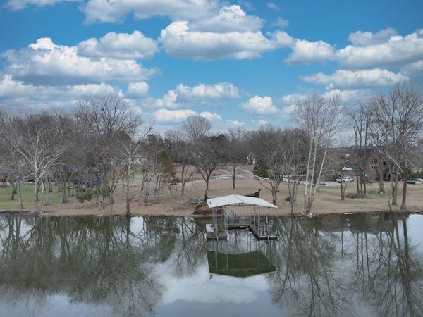 220 Bluegrass Dr, Hendersonville, TN 37075