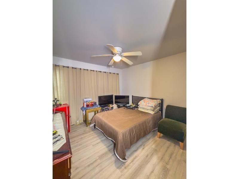 2000 Greens Blvd. Photo 16