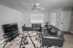 2000 Greens Blvd. photo 4