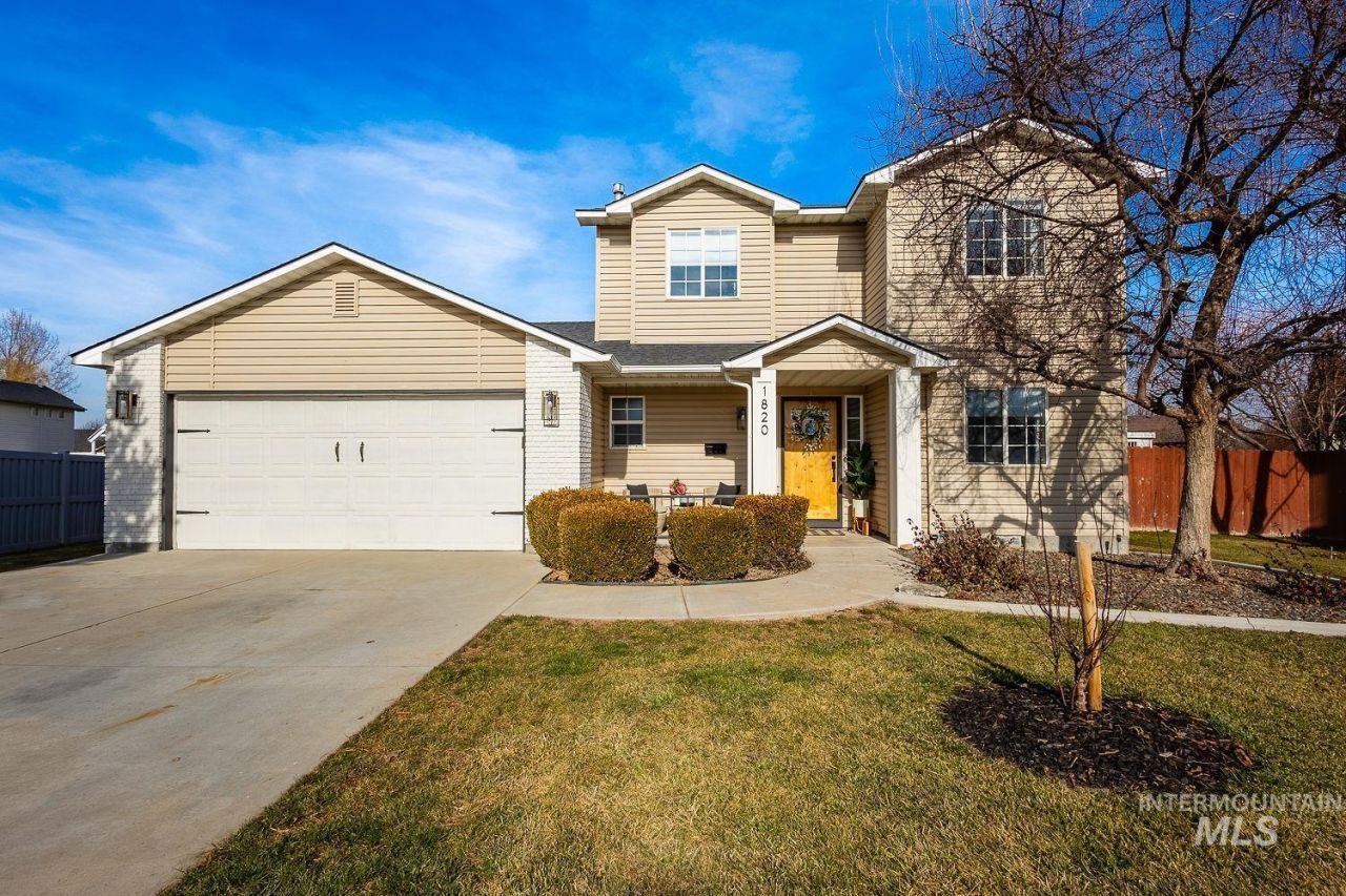 1820 W Lotus Ponds Court, Nampa, ID 83651 Main Photo