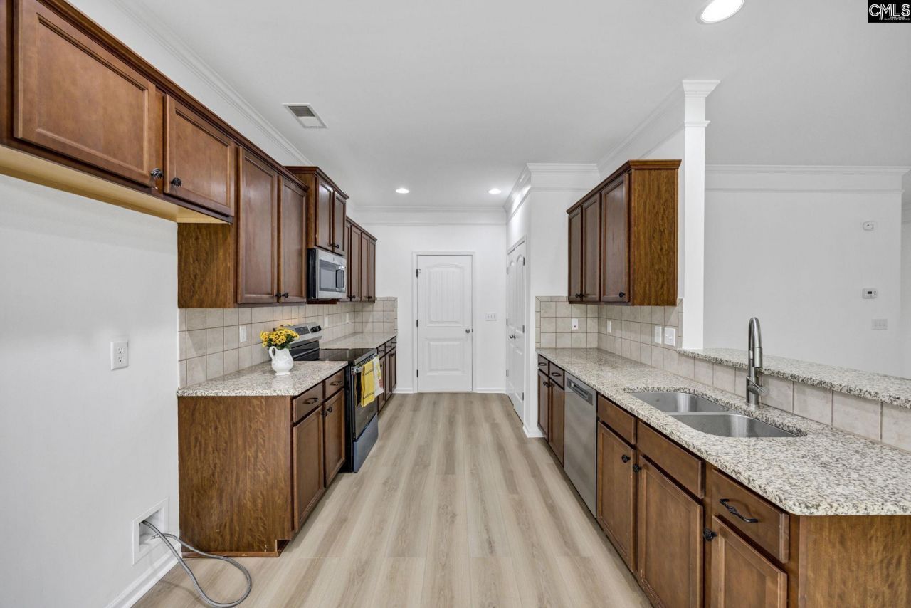 216 Ashmore Lane Photo 11