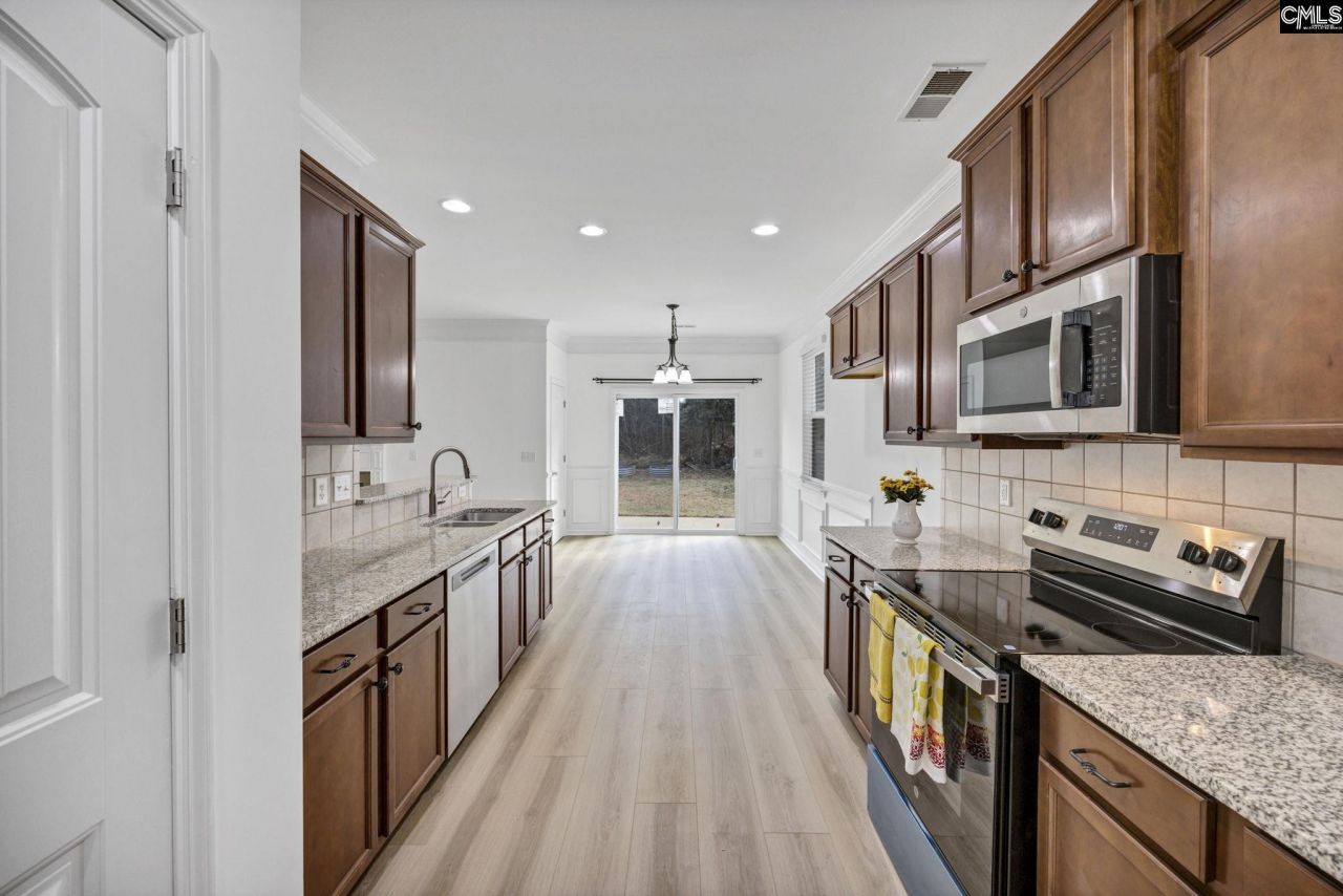 216 Ashmore Lane Photo 12