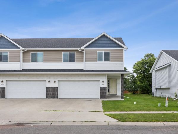 2239 35th Street Circle S, Moorhead, MN 56560