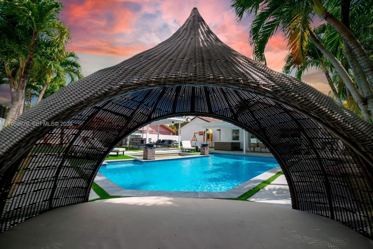 3500 SW 111th Ave , Miami, FL 33165 Photo