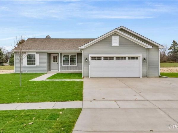 124 Spring DRIVE, Unit Lt38, Walworth, WI 53184