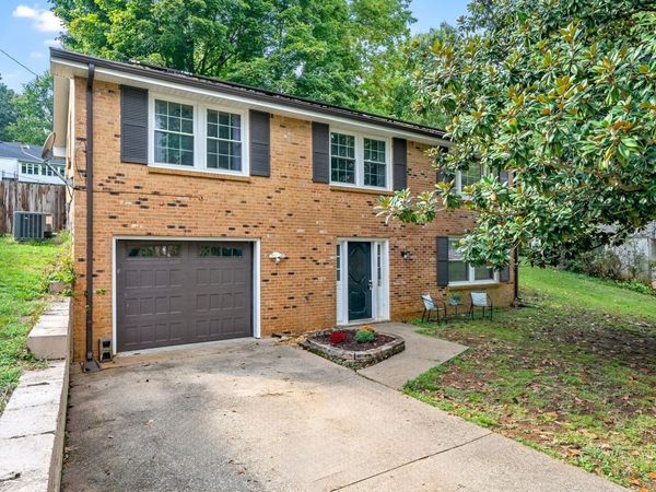 416 Oriole Cir, Clarksville, TN 37043