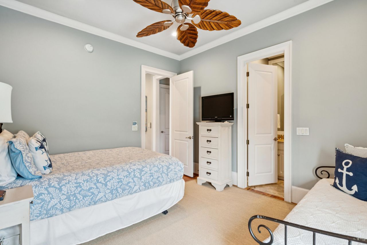 25 Ocean Point Drive Photo 42