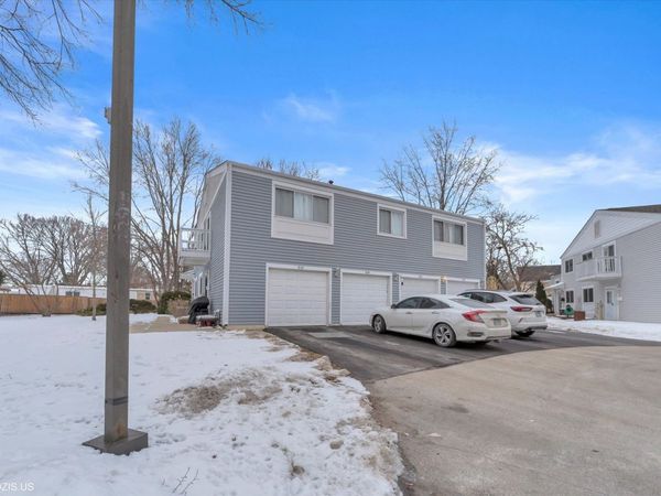 854 Cambridge Place, Unit 128C, Wheeling, IL 60090