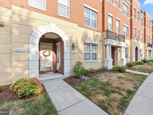 22717 SETTLERS TRAIL TERRACE E, BRAMBLETON, VA 20148