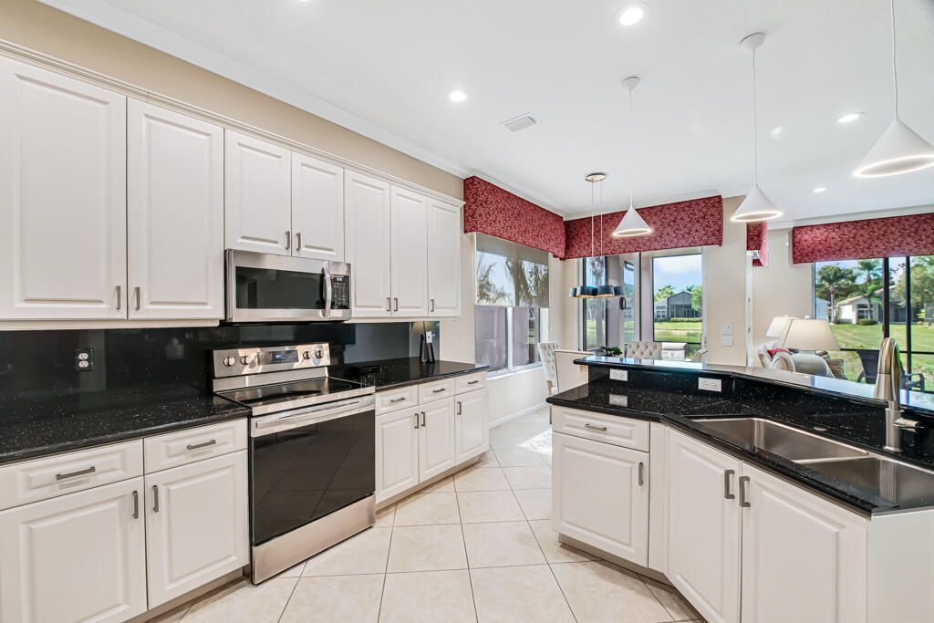 7727 Ocean Sunset Drive, Lake Worth, FL 33467 Photo