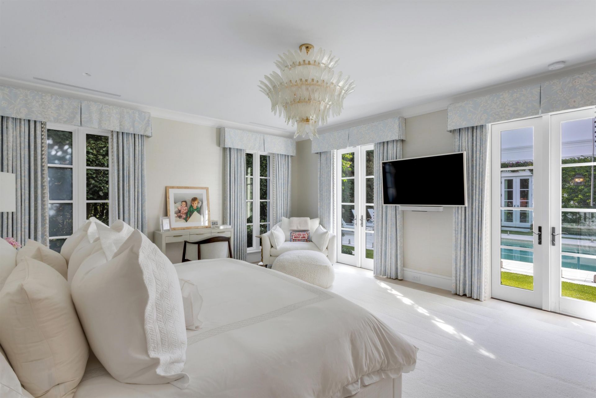 208 Sandpiper Drive, Palm Beach, FL 33480 Photo