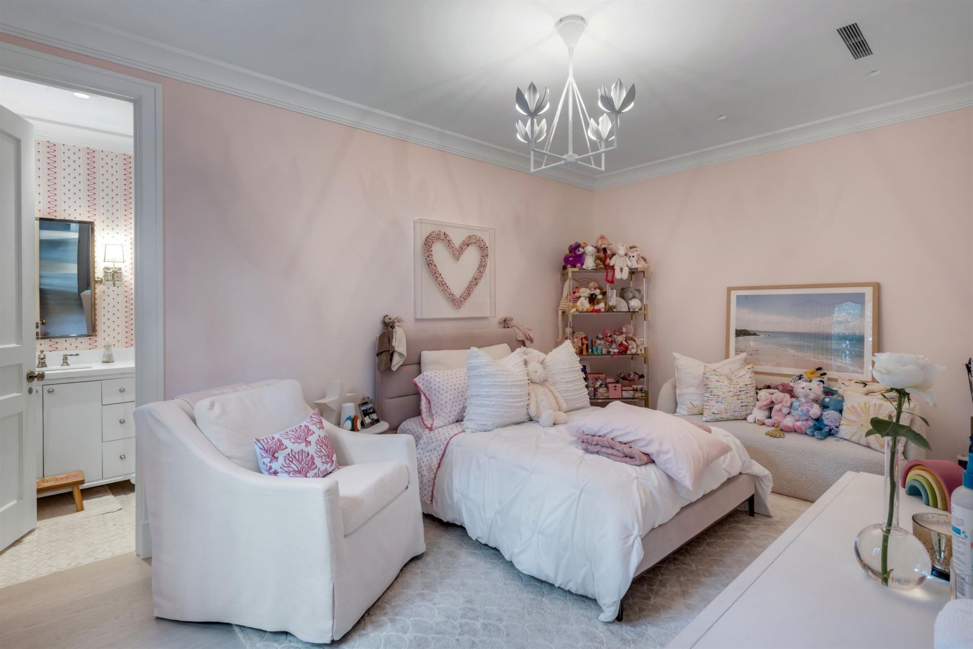 208 Sandpiper Drive, Palm Beach, FL 33480 Photo