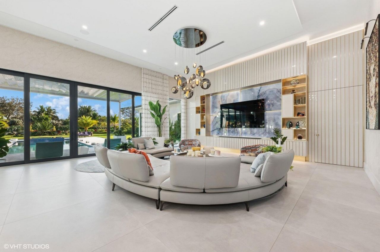 8533 N Native Dancer Road, Palm Beach Gardens, FL 33418 Photo