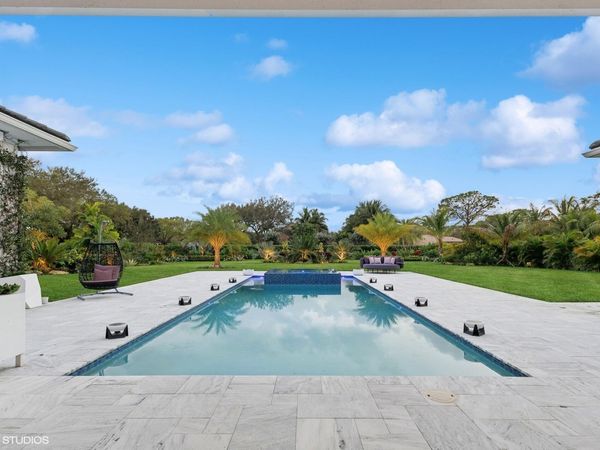 8533 N Native Dancer Road, Palm Beach Gardens, FL 33418