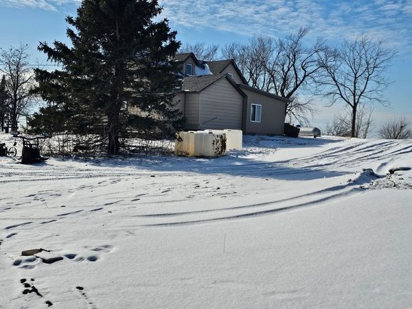 2327 220th Street, Webster City, IA 50595
