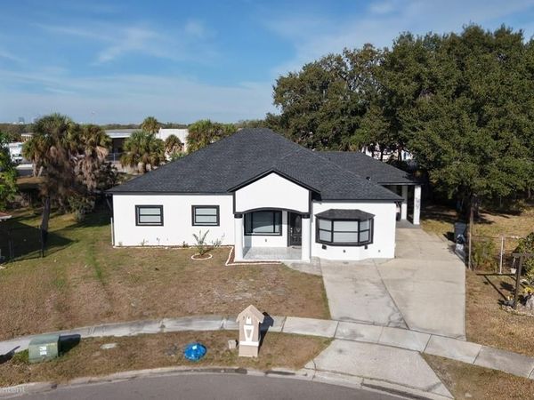 5602 CHARLES DRIVE, TAMPA, FL 33619
