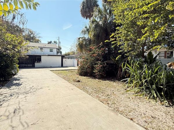 806 E ROBLES STREET, TAMPA, FL 33602