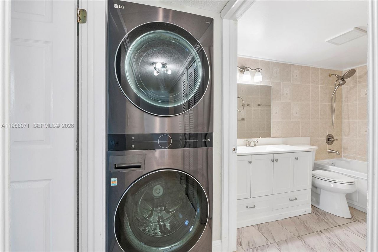 8050 NW 8th St, Unit 1203, Miami, FL 33126 Photo