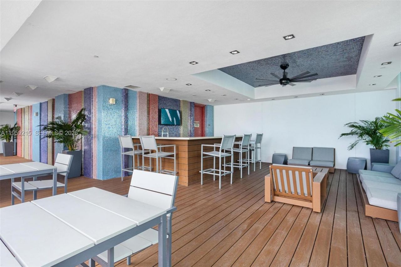 500 Brickell Ave , Unit 1903, Miami, FL 33131 Photo