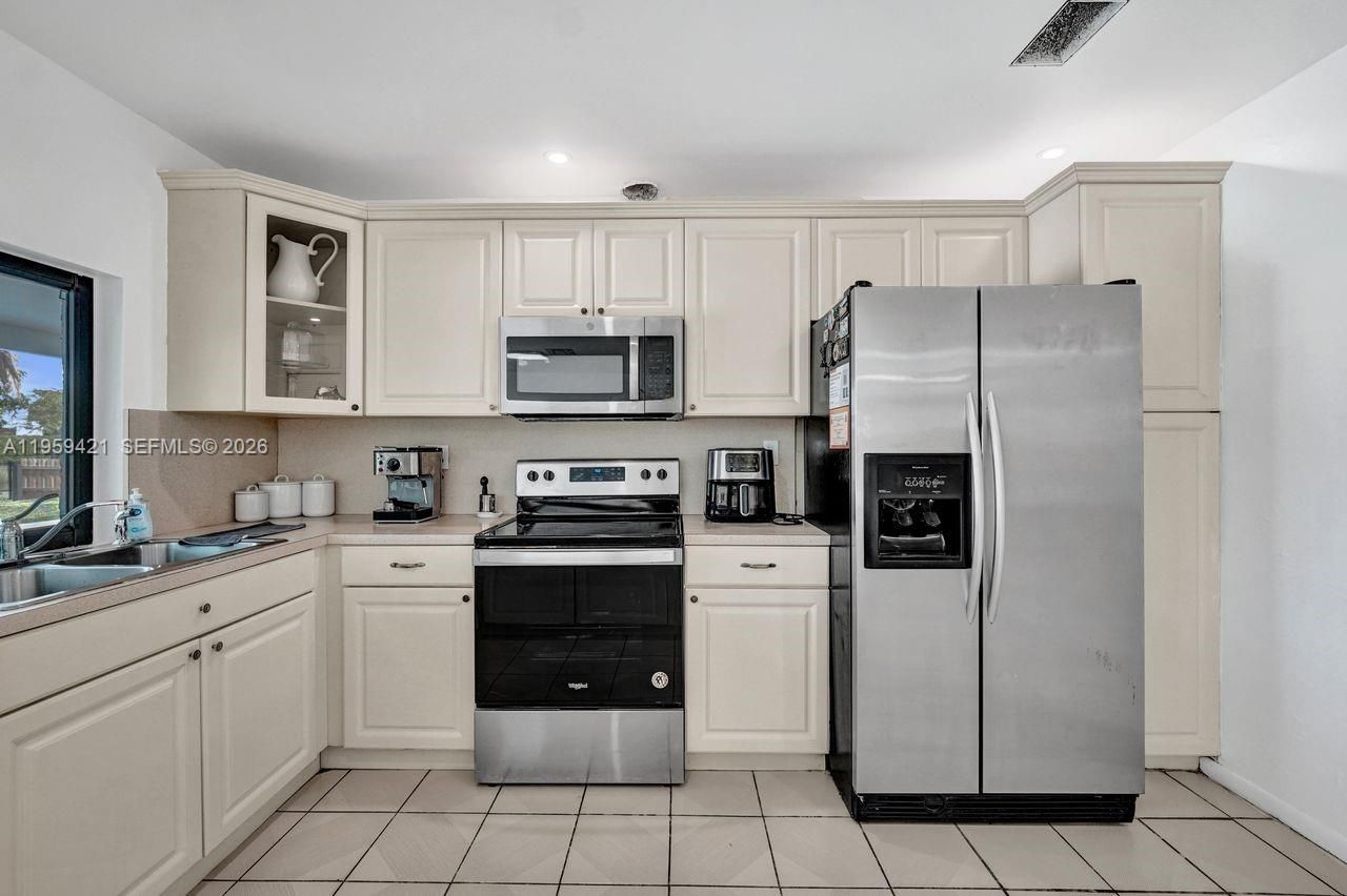 16653 Golfview Dr , Weston, FL 33326 Photo