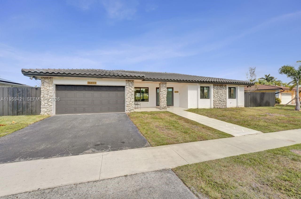 16653 Golfview Dr, Weston, FL 33326 Photo