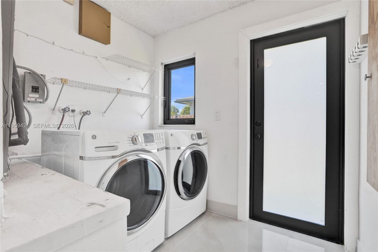 16653 Golfview Dr, Weston, FL 33326 Photo