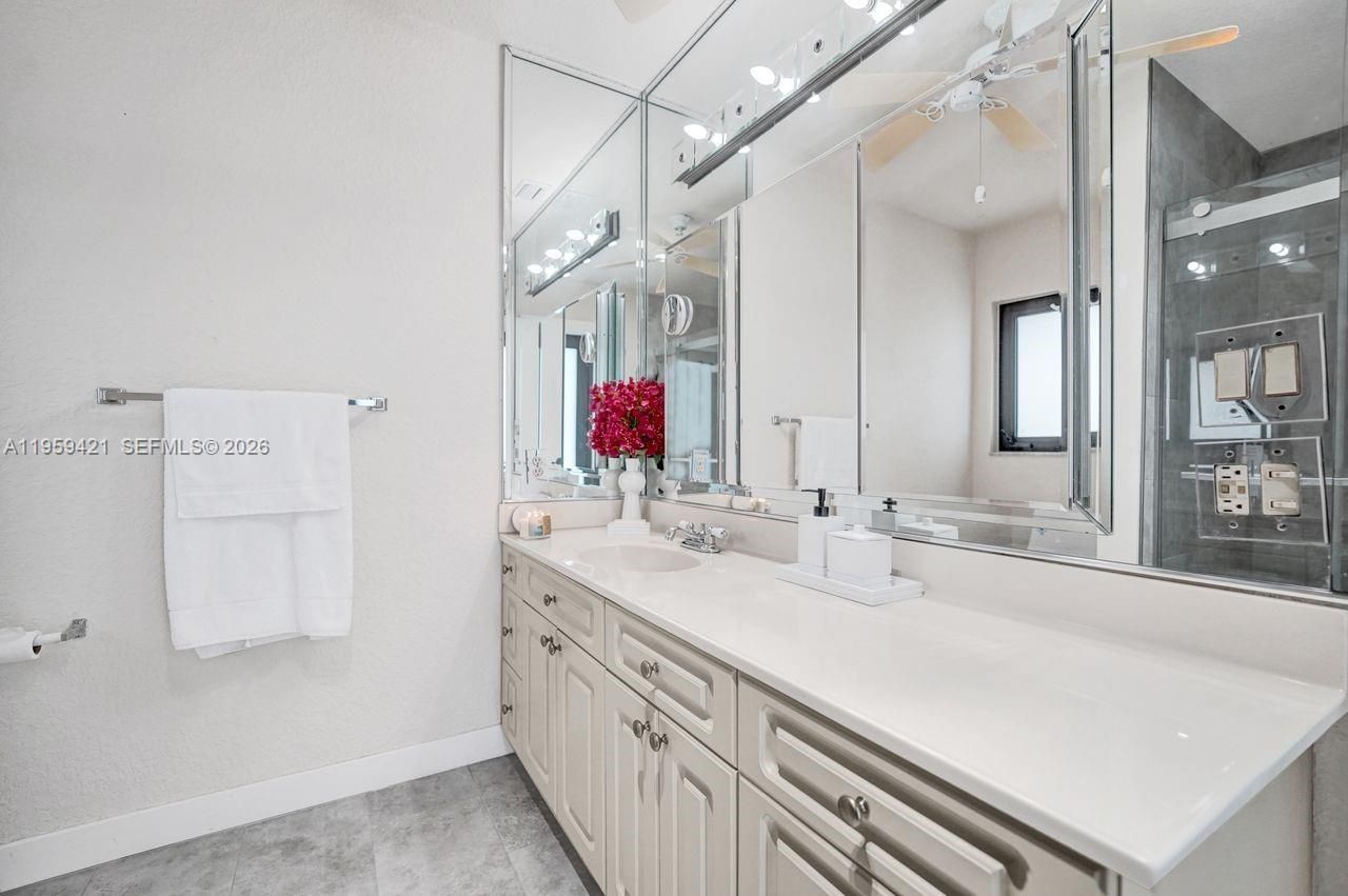 16653 Golfview Dr , Weston, FL 33326 Photo