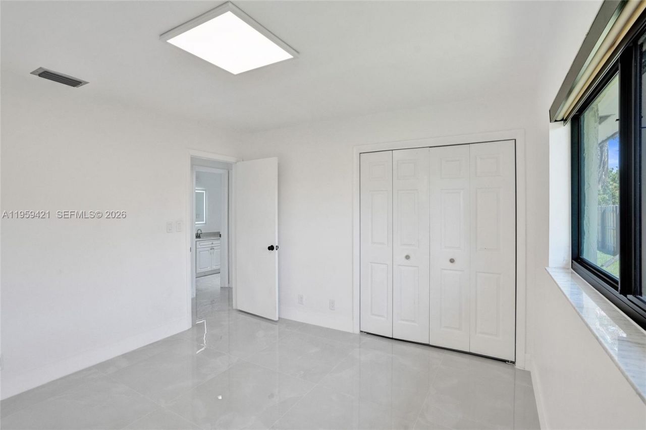 16653 Golfview Dr, Weston, FL 33326 Photo