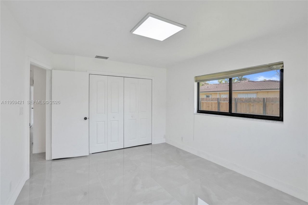 16653 Golfview Dr, Weston, FL 33326 Photo