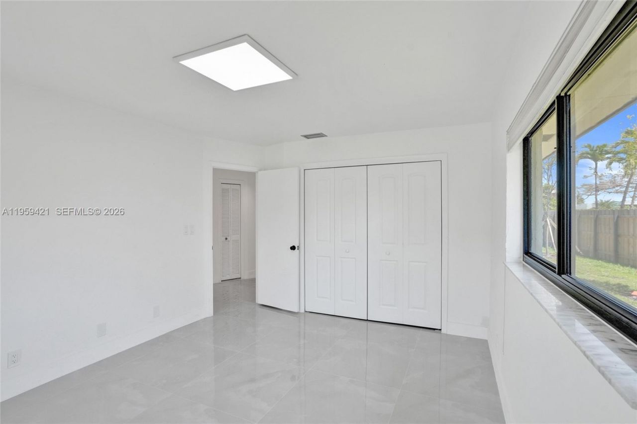 16653 Golfview Dr, Weston, FL 33326 Photo