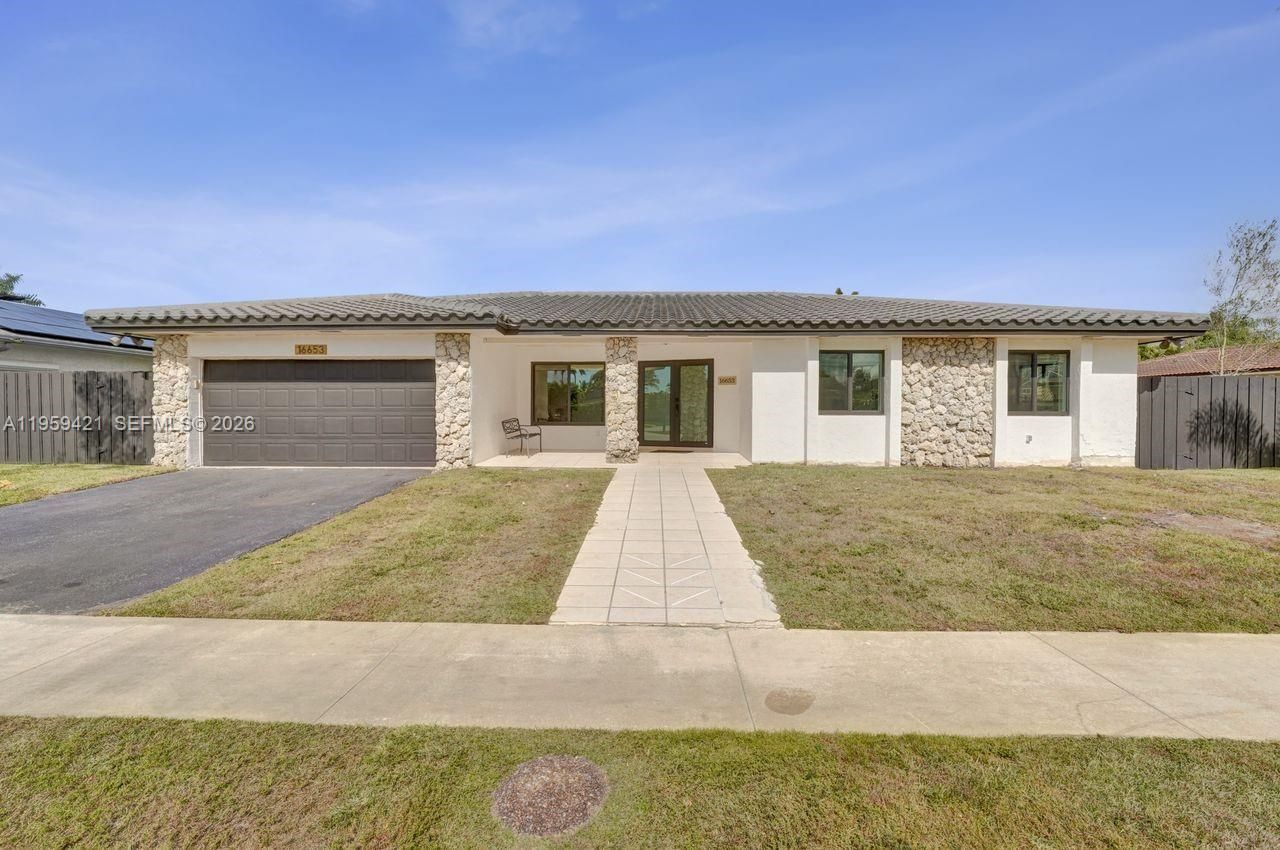 16653 Golfview Dr, Weston, FL 33326 Photo