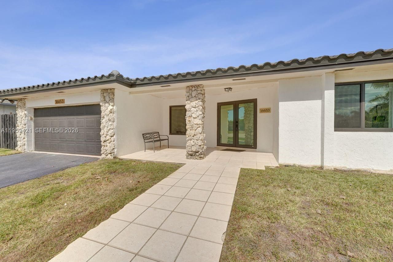 16653 Golfview Dr, Weston, FL 33326 Photo