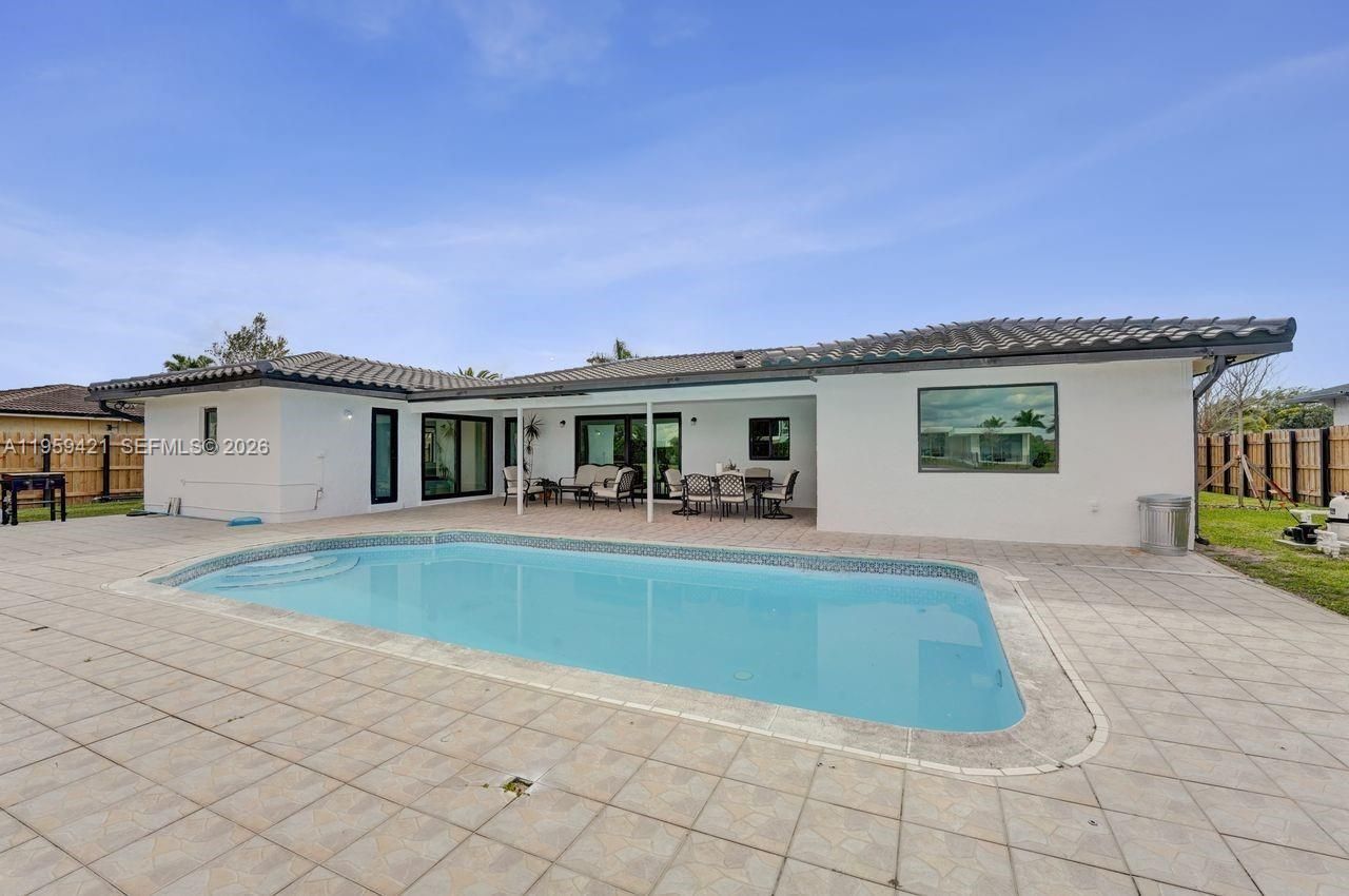 16653 Golfview Dr, Weston, FL 33326 Photo