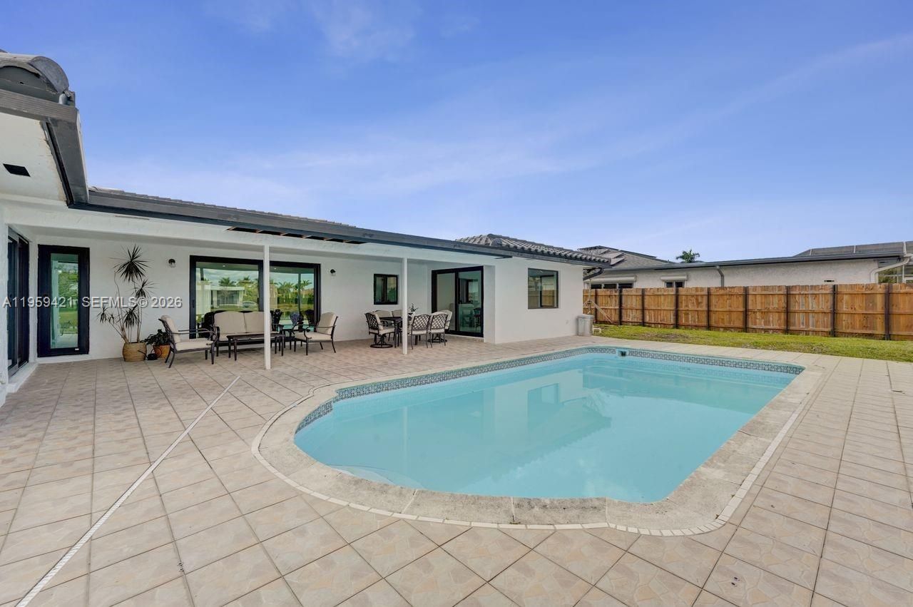 16653 Golfview Dr , Weston, FL 33326 Photo