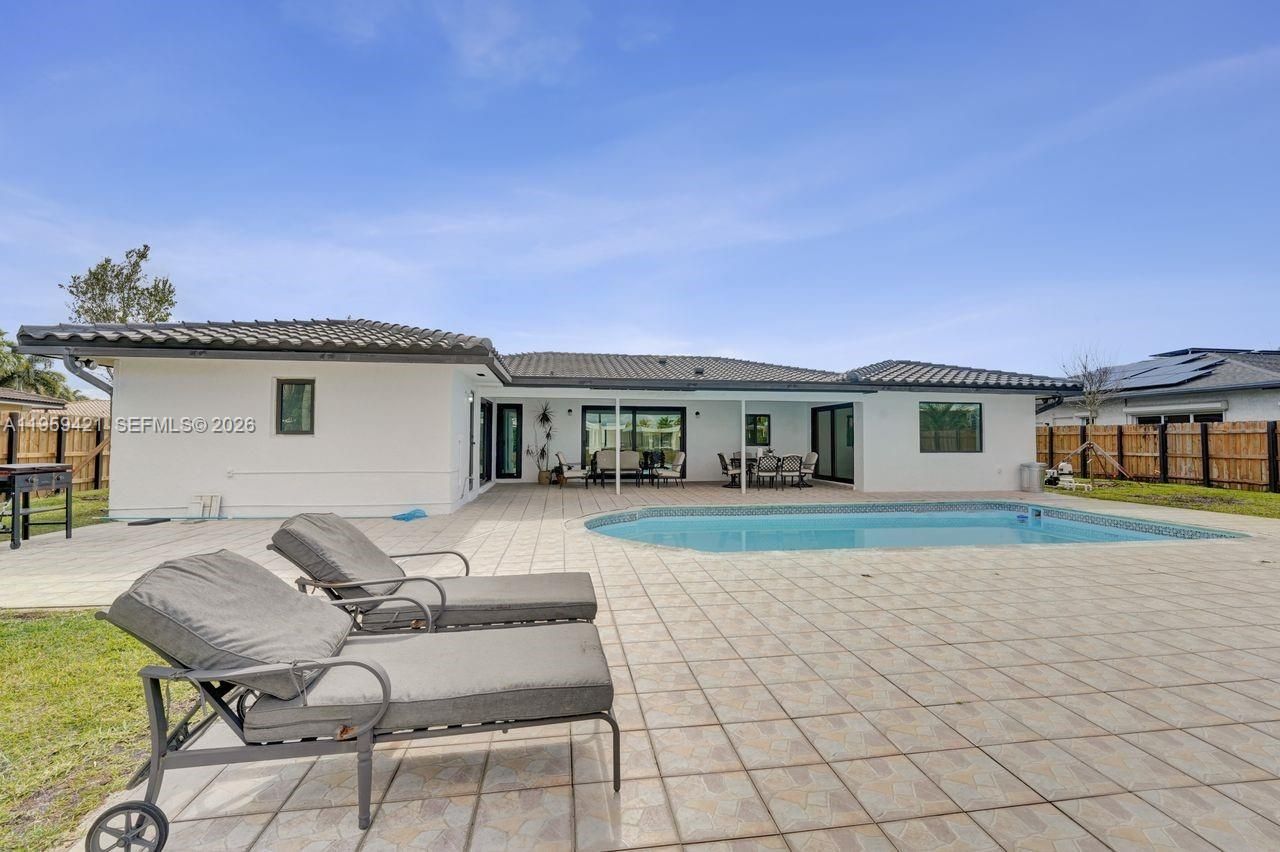 16653 Golfview Dr, Weston, FL 33326 Photo